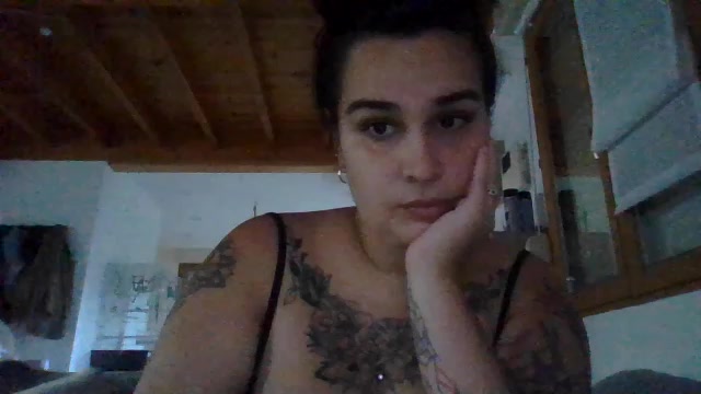 HotMariaaX Live Cam Screenshot – 2025-08-20 17:40:37