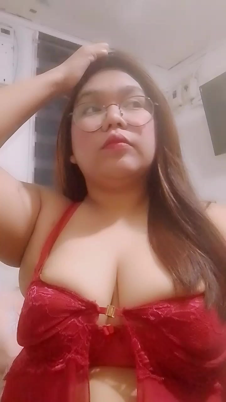 HotMommi Live Cam Screenshot – 2025-08-06 12:28:53