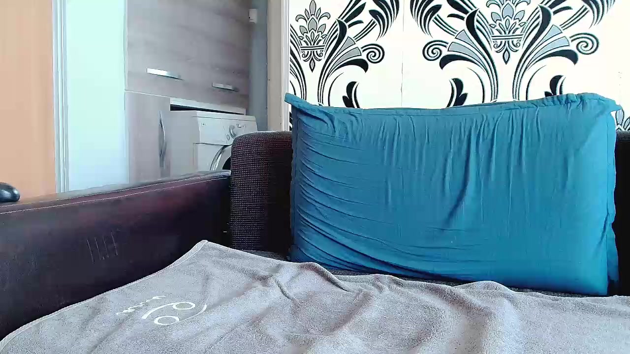 HotSpicyMiss Live Cam Screenshot – 2025-08-04 09:47:01