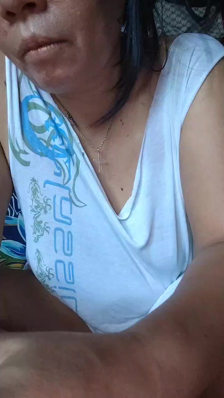 Hotmama45 Live Cam Screenshot – 2025-08-18 01:10:20
