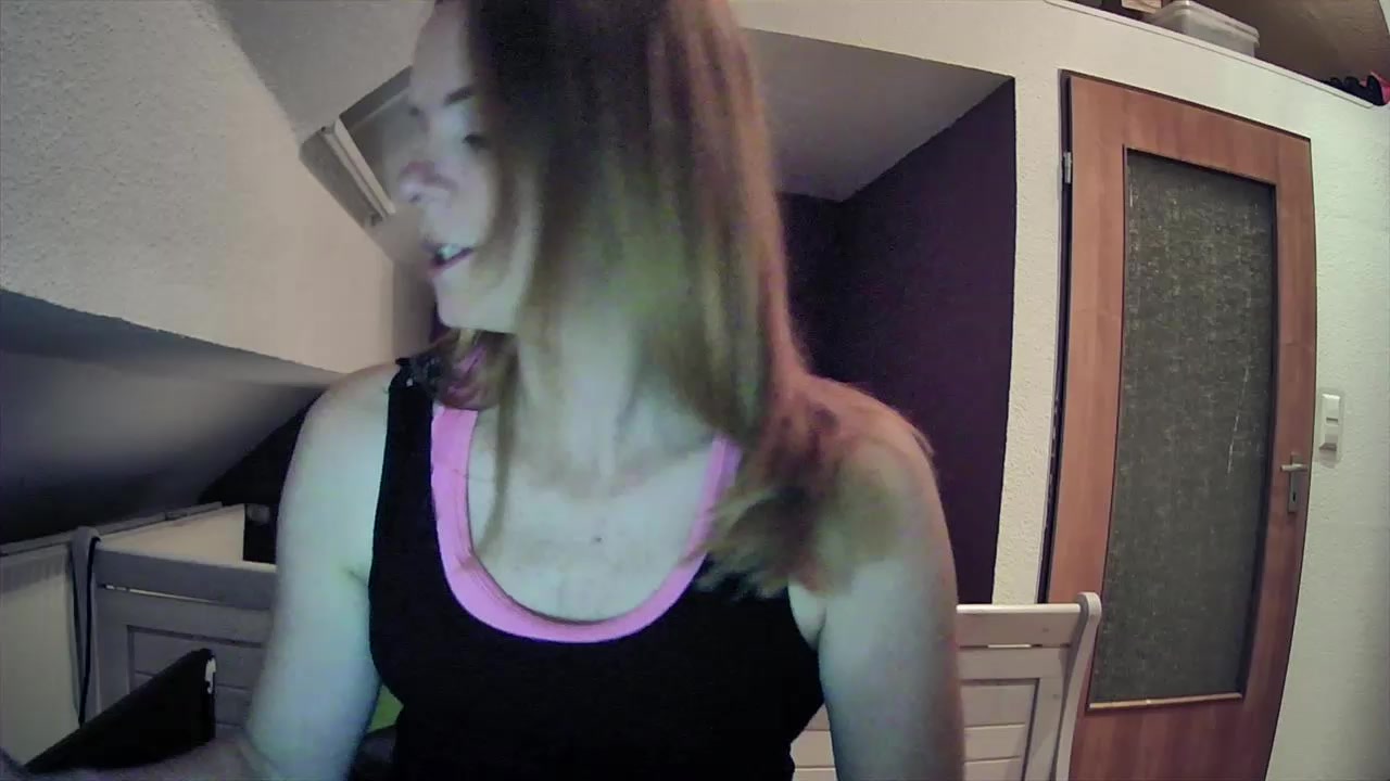 Hotmilf37 Live Cam Screenshot – 2025-08-12 20:13:50