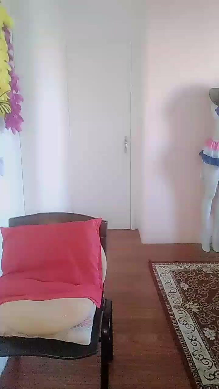 Isadoradelicia Live Cam Screenshot – 2025-08-06 10:06:01