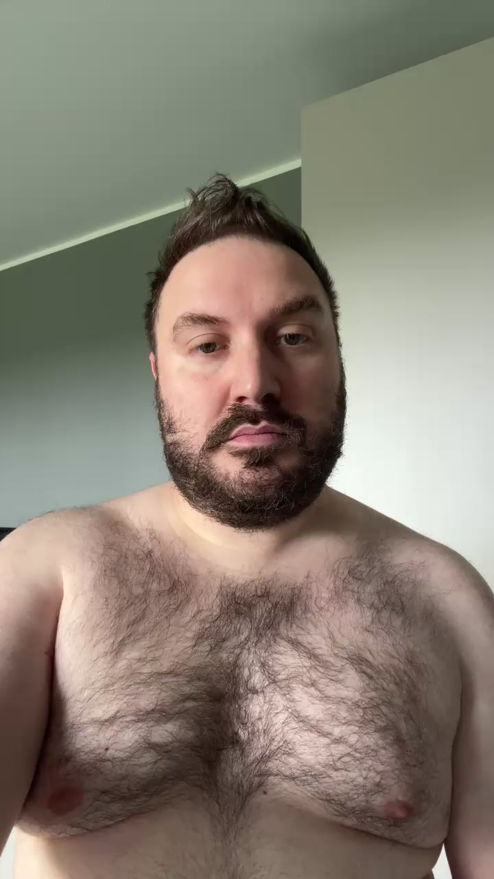ItalianBear88 Live Cam Screenshot – 2025-08-14 09:06:44
