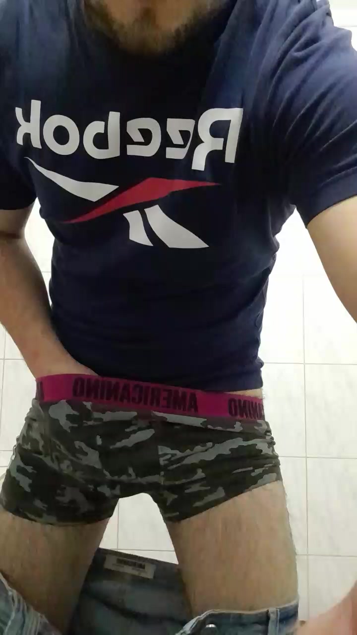 Ivan2727a Live Cam Screenshot – 2025-08-25 03:26:41