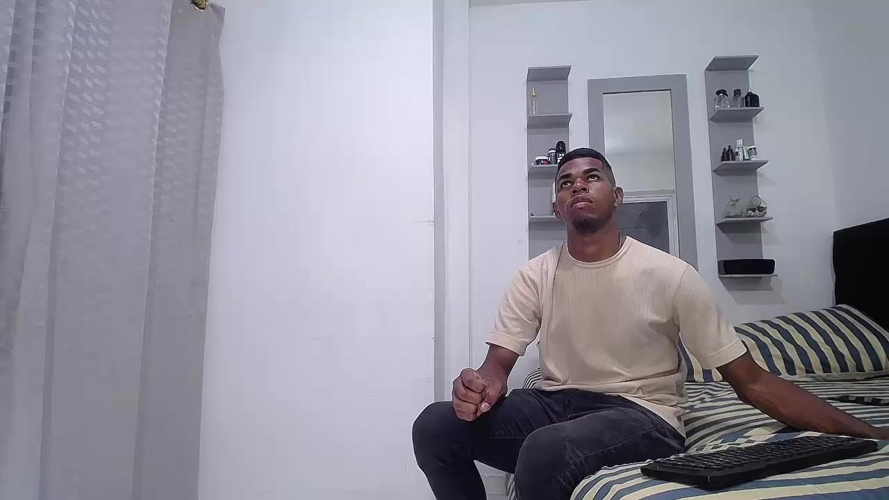 Jacklatin Live Cam Screenshot – 2025-08-03 22:32:51