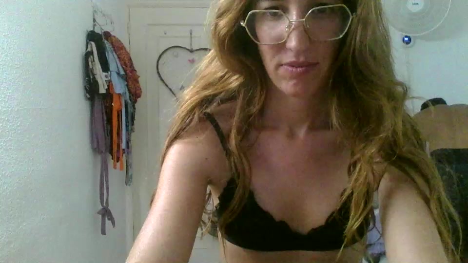 Jasminebasta Live Cam Screenshot – 2025-08-06 22:53:34