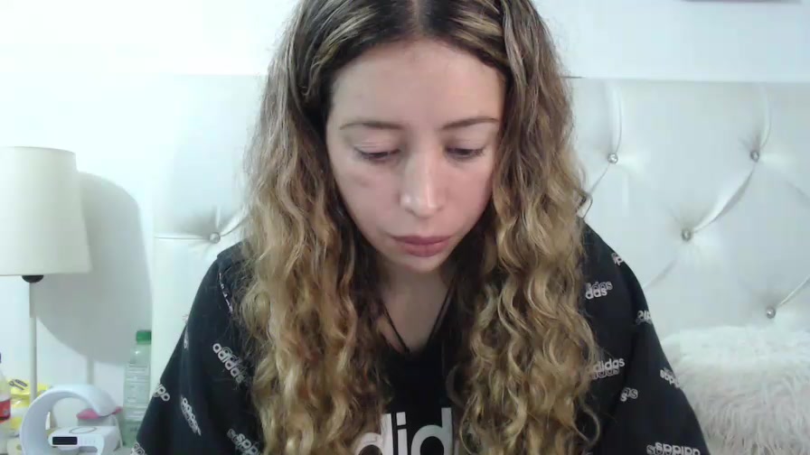 Jeiana4u Live Cam Screenshot – 2025-08-04 23:08:56