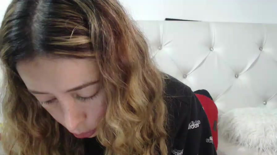 Jeiana4u Live Cam Screenshot – 2025-08-04 23:24:20