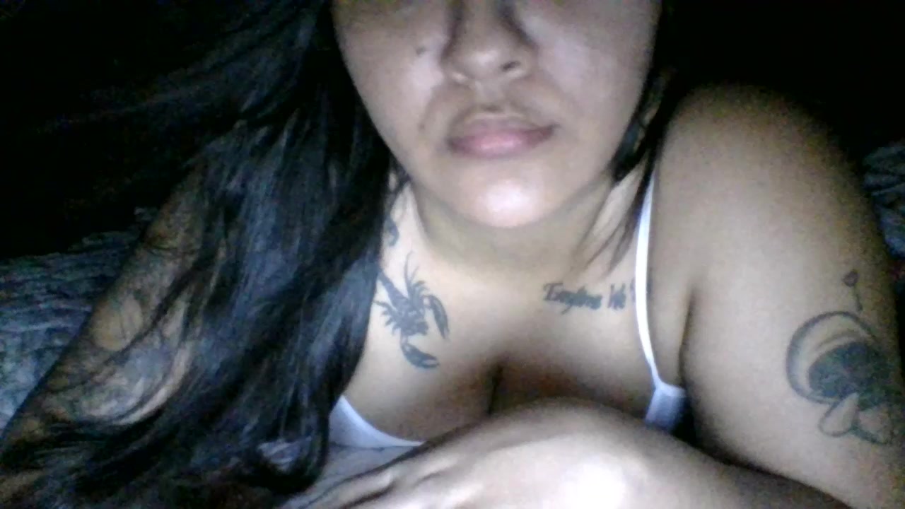 JennifersBodyy Live Cam Screenshot – 2025-10-10 04:09:38