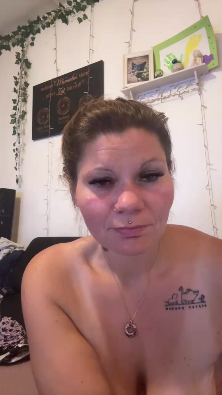 Jennylila Live Cam Screenshot – 2025-08-07 21:52:17