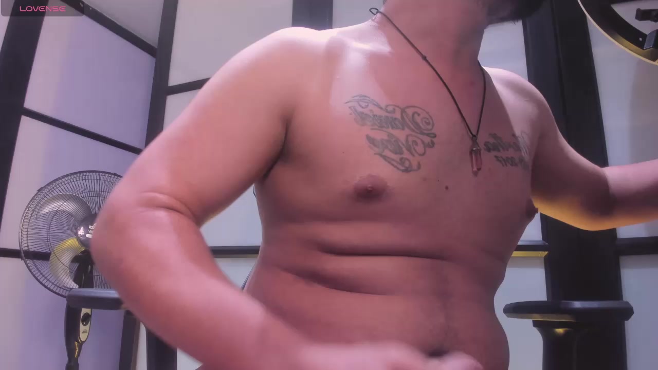 JhoanMontes Live Cam Screenshot – 2025-09-08 00:29:53