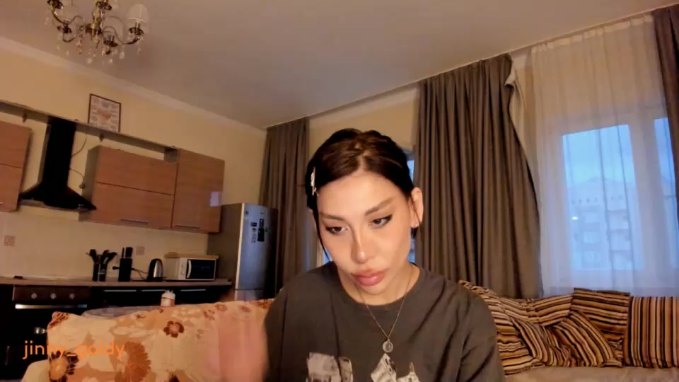 Jinny_gold Live Cam Screenshot – 2025-08-04 14:12:53