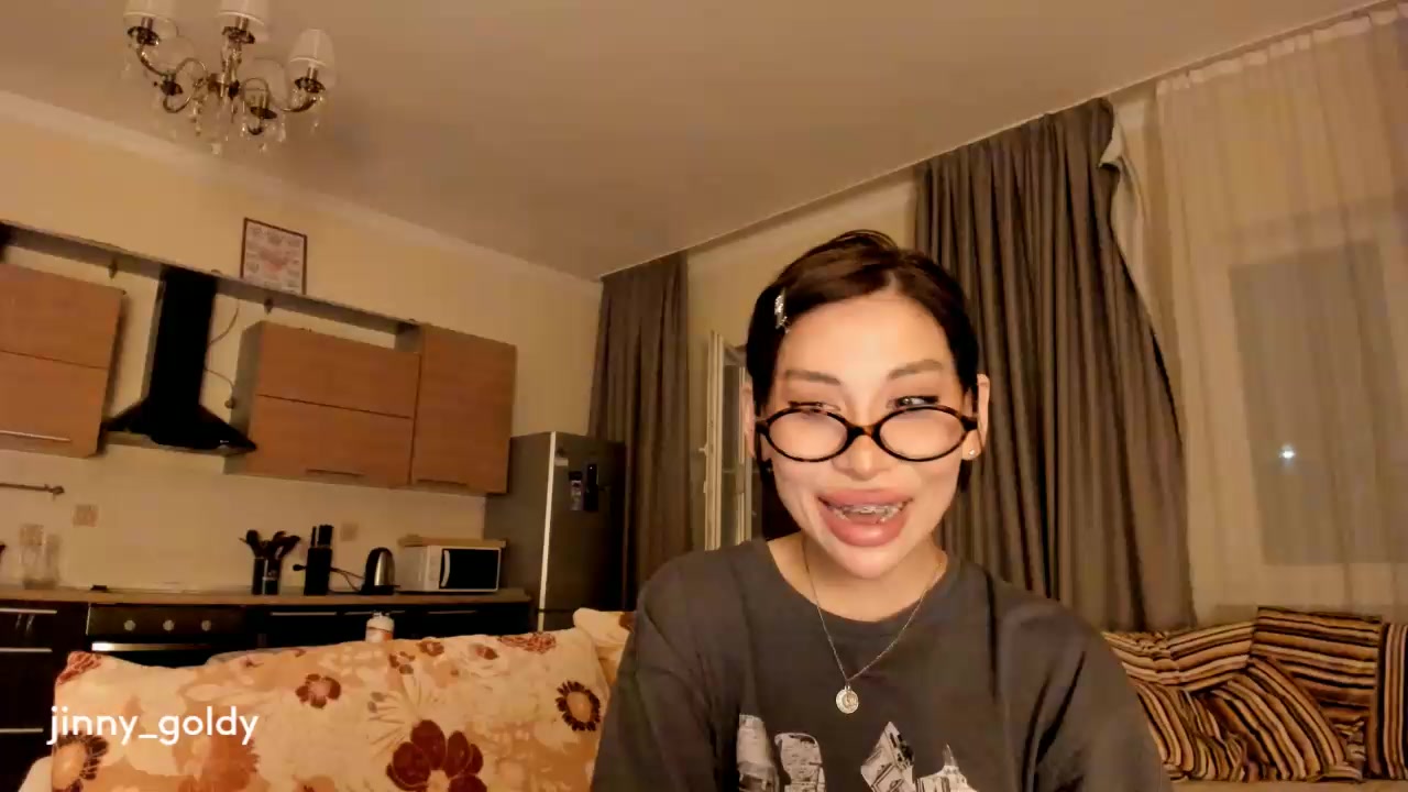 Jinny_gold Live Cam Screenshot – 2025-08-04 14:53:58