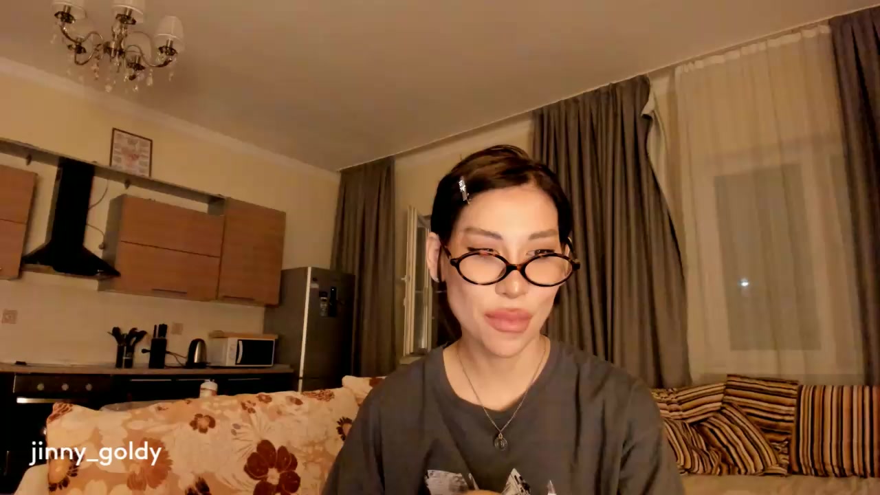 Jinny_gold Live Cam Screenshot – 2025-08-04 15:10:15