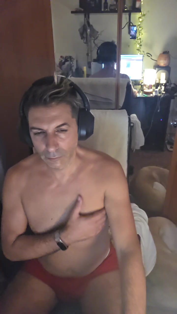 JoyzHot Live Cam Screenshot – 2025-08-04 06:47:20