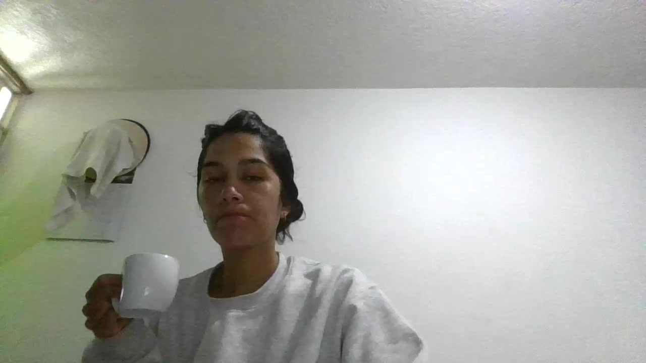 JuanaBrunette7 Live Cam Screenshot – 2025-08-15 12:29:45