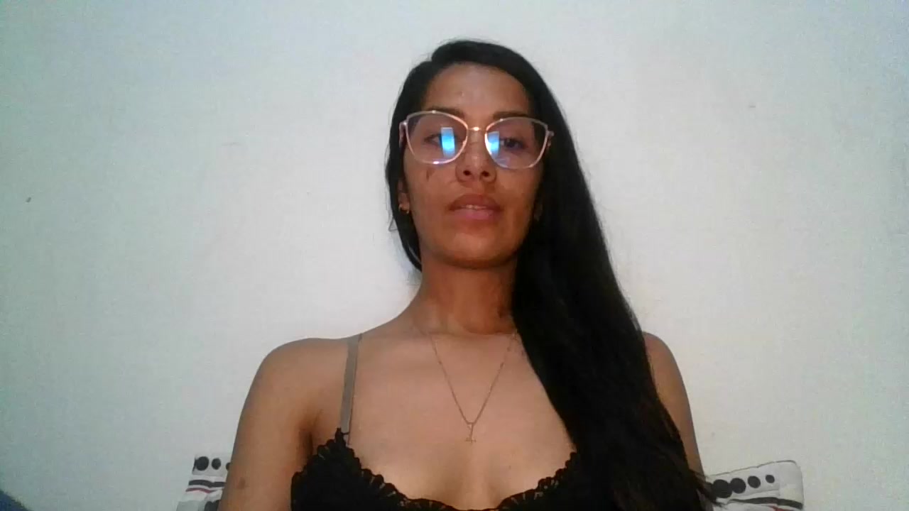 JuanaBrunette7 Live Cam Screenshot – 2025-09-01 02:54:46
