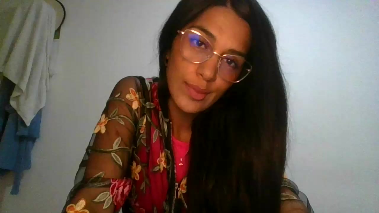 JuanaBrunette7 Live Cam Screenshot – 2025-09-10 23:34:51