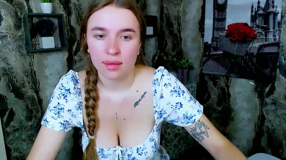 JuliLa_ Live Cam Screenshot – 2025-08-05 11:01:19