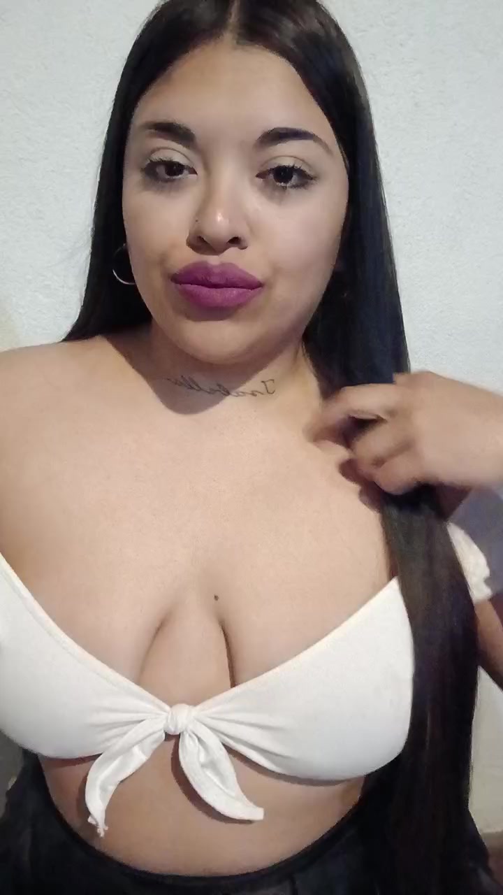 Juliiibaby02 Live Cam Screenshot – 2025-08-30 06:30:55