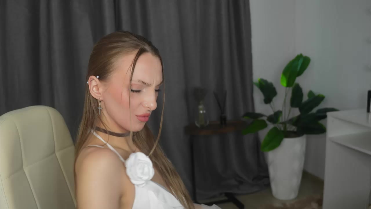 KariPinks Live Cam Screenshot – 2025-08-07 16:26:30