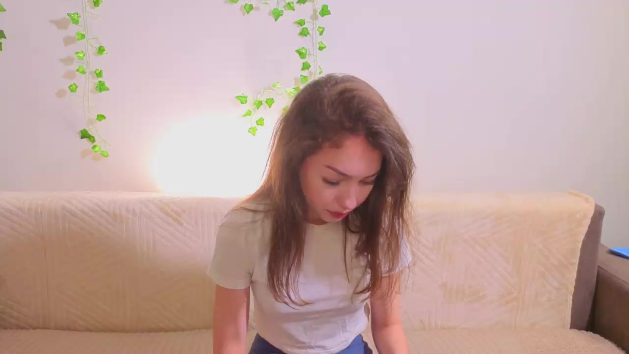 KasieYounkin Live Cam Screenshot – 2025-08-28 08:11:10