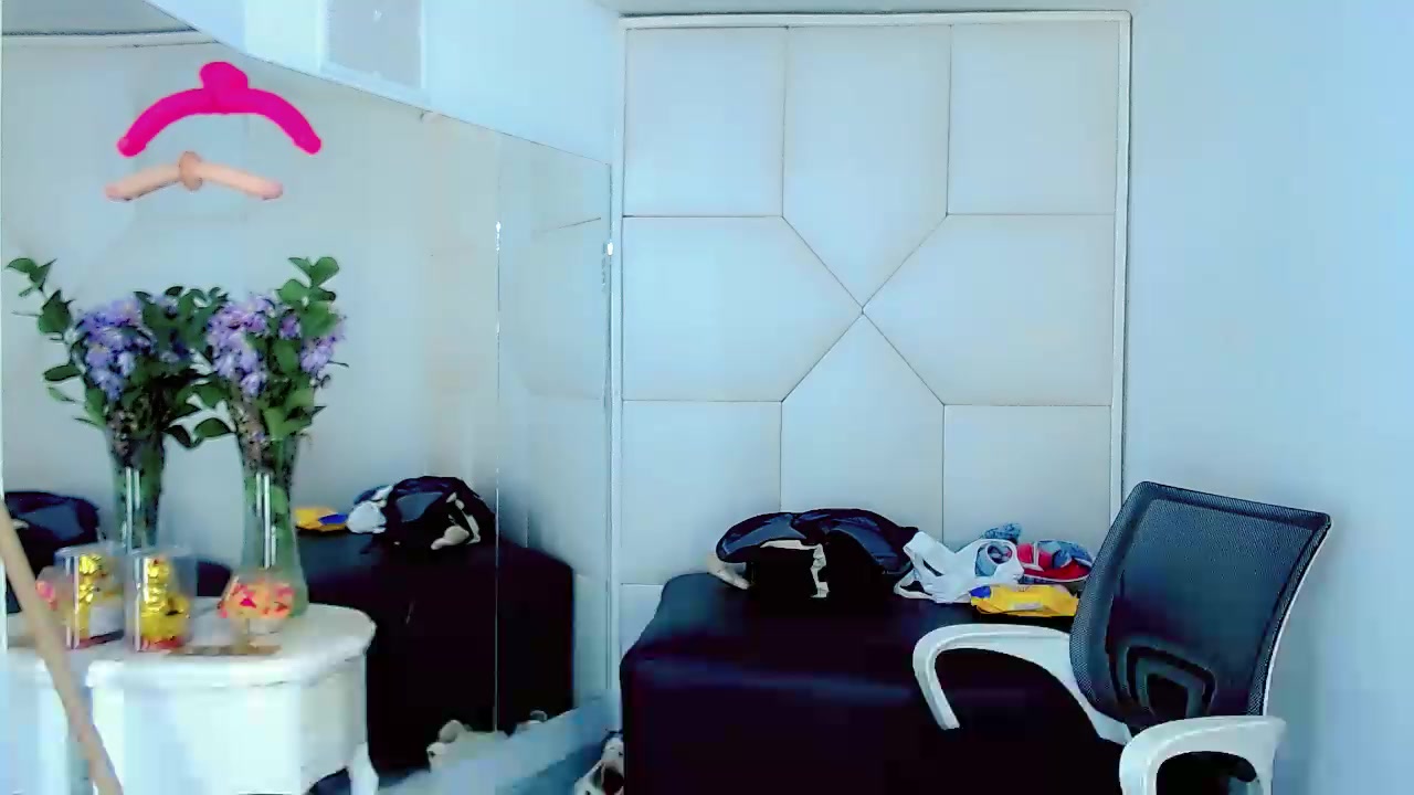 KattyCock Live Cam Screenshot – 2025-08-25 19:33:17