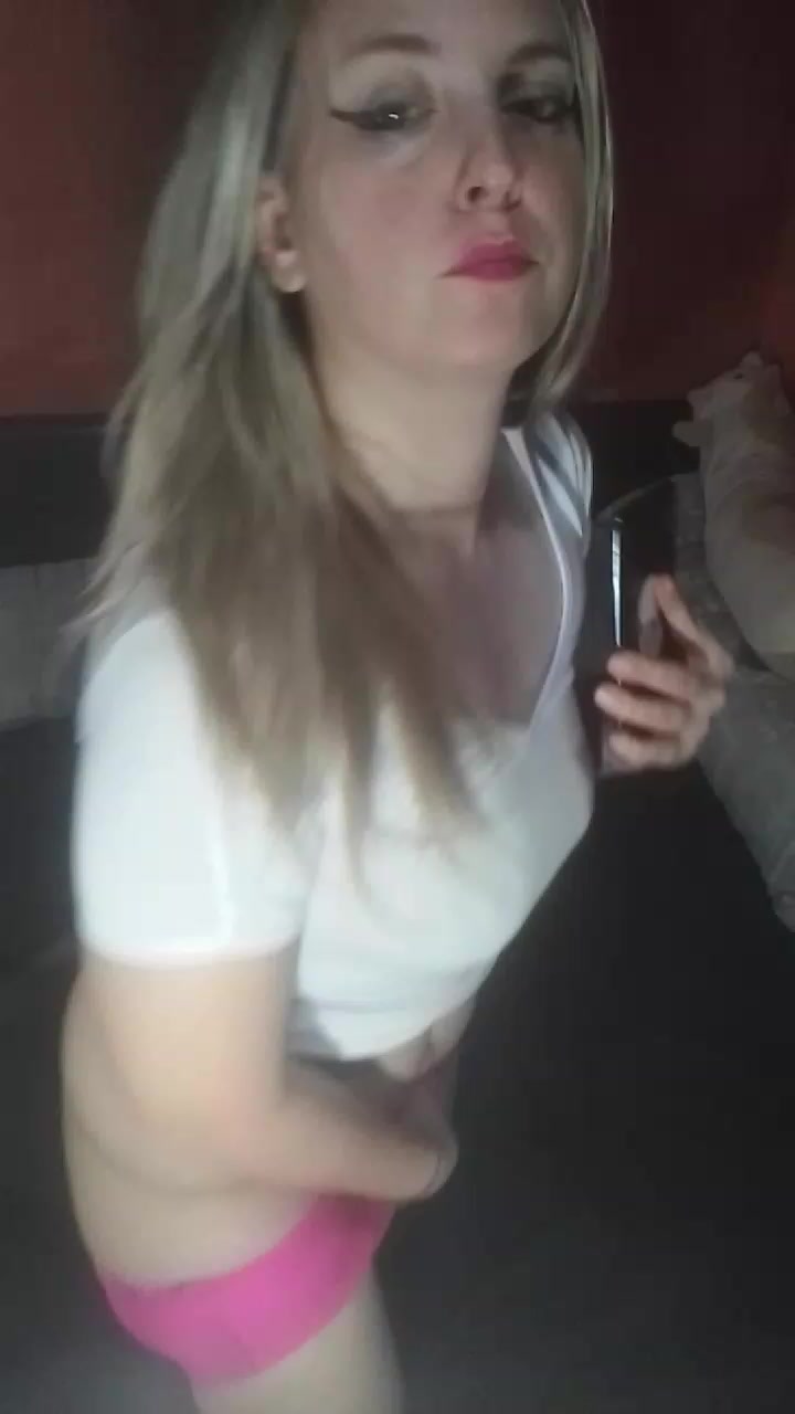 Kyliehot25 Live Cam Screenshot – 2025-08-14 16:40:43