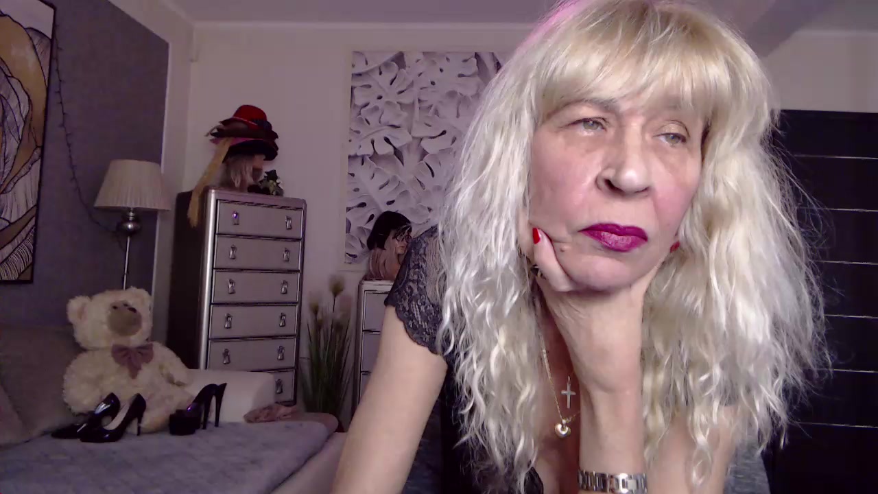 LadySofia69 Live Cam Screenshot – 2025-08-29 11:27:33