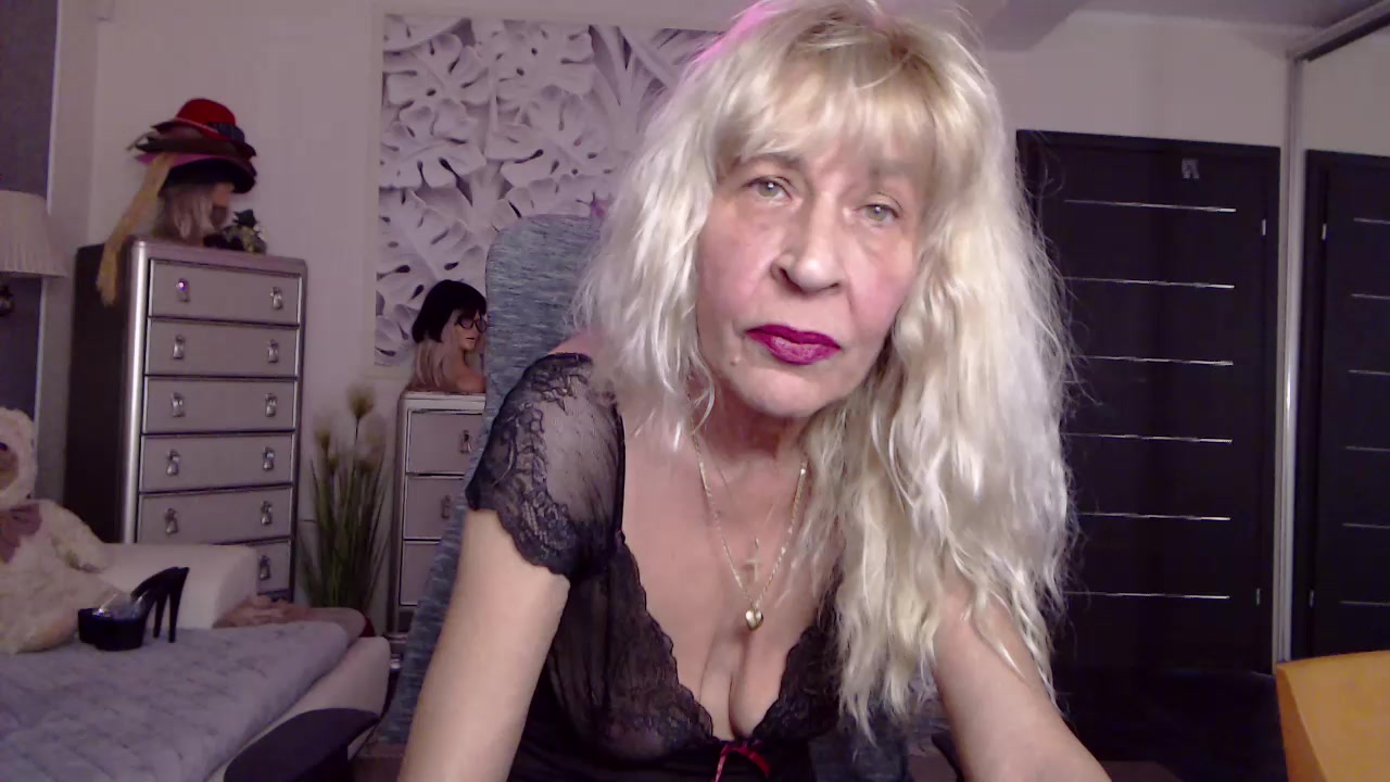 LadySofia69 Live Cam Screenshot – 2025-08-29 13:14:56