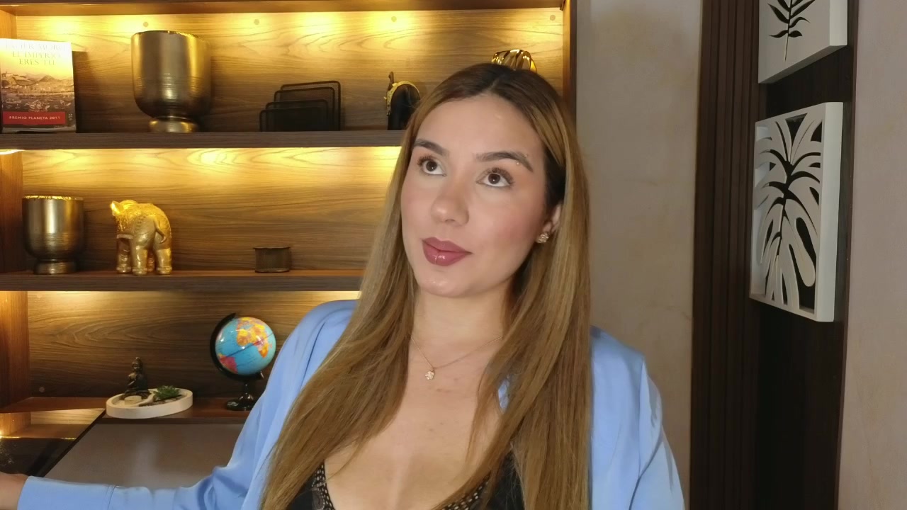 LarissaNovikova Live Cam Screenshot – 2025-08-06 00:31:42