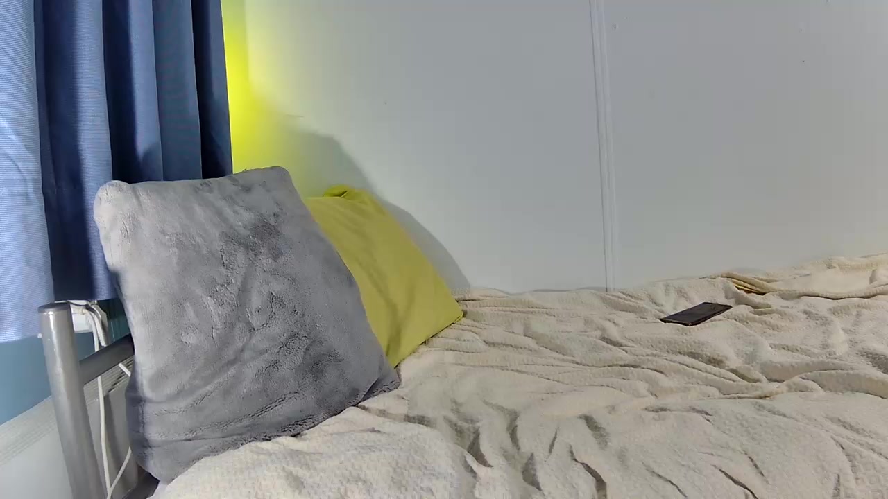 Leila_cam Live Cam Screenshot – 2025-08-24 21:49:34