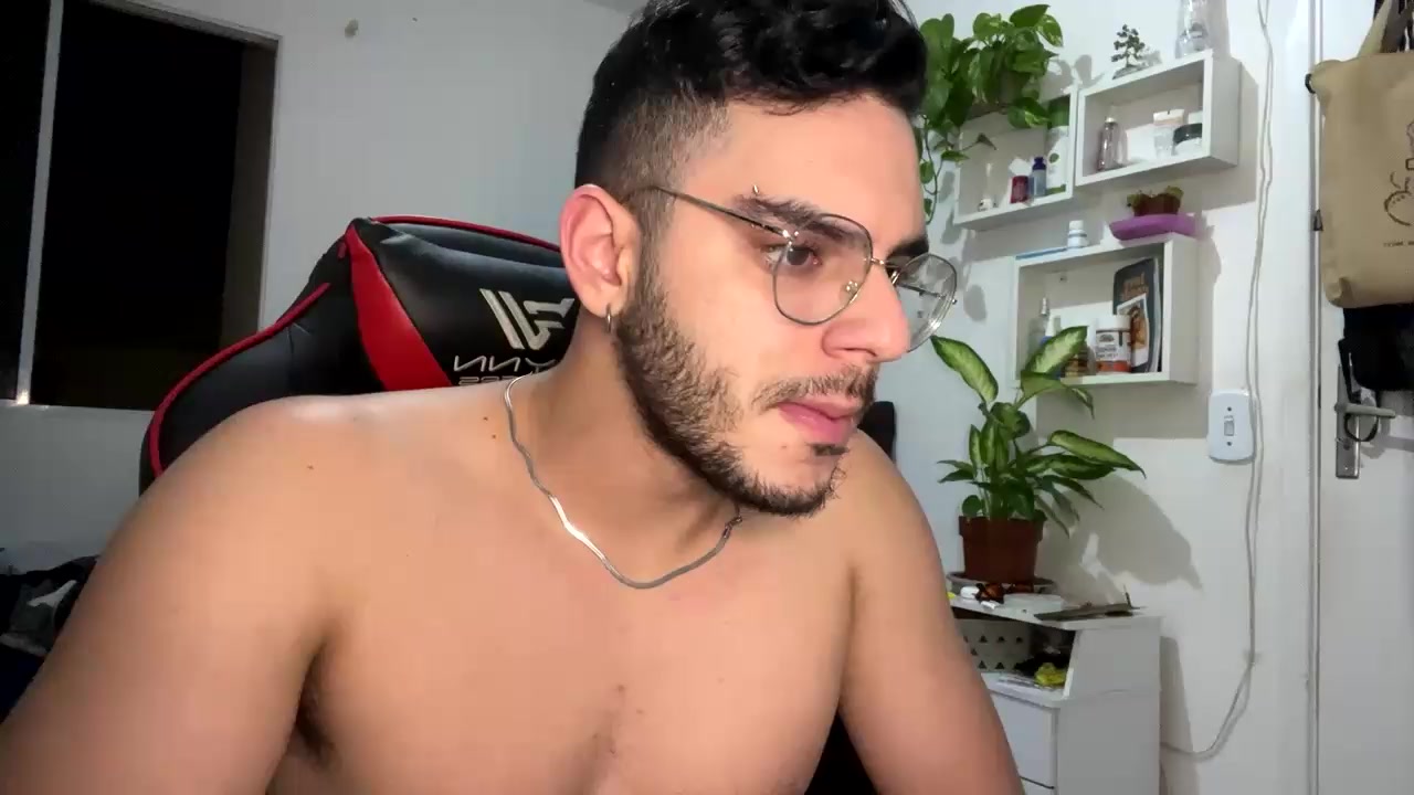 Leo20k Live Cam Screenshot – 2025-08-18 02:24:17