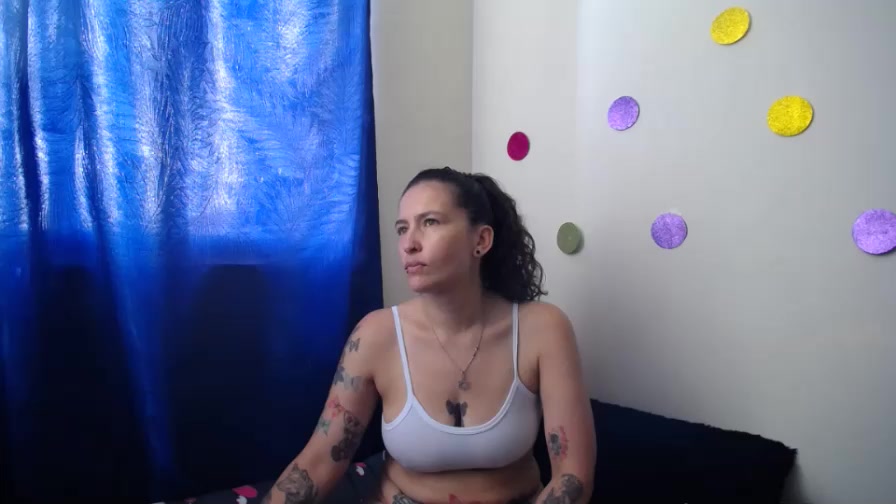 Leyla_Horny_Bg Live Cam Screenshot #4 – 2025-08-05 17:53:54