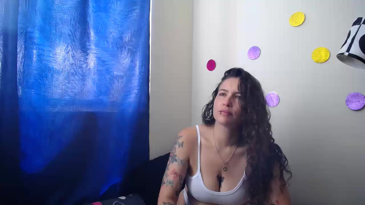 Leyla_Horny_Bg Live Cam Screenshot #5 – 2025-08-06 16:49:21