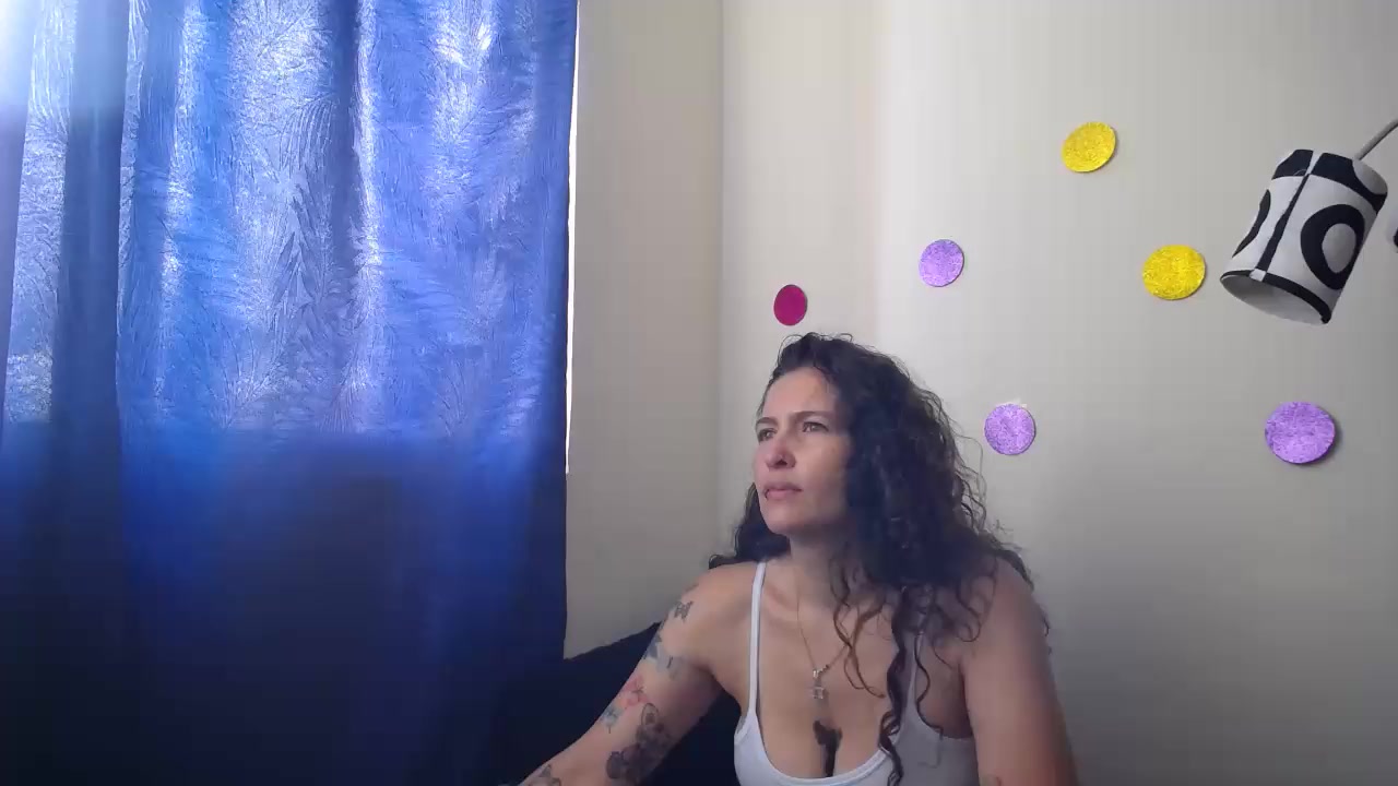 Leyla_Horny_Bg Live Cam Screenshot #6 – 2025-08-06 17:09:13