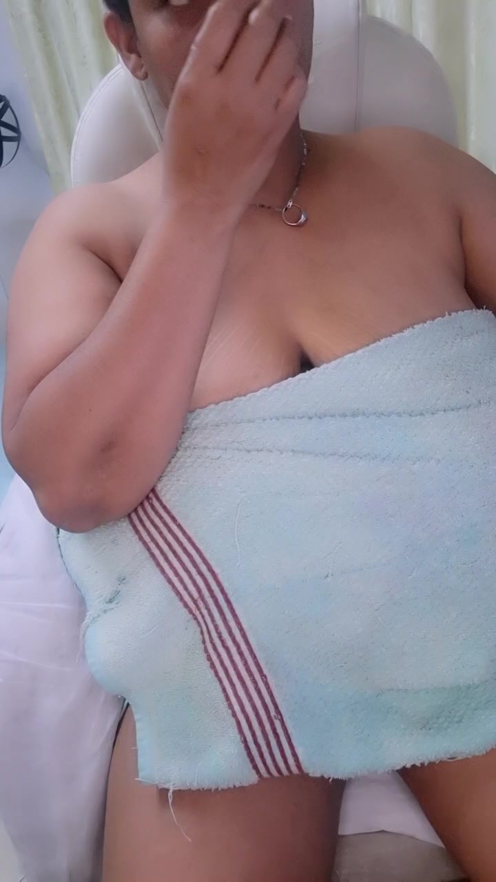 Lilibigboobs Live Cam Screenshot – 2025-08-07 00:28:54