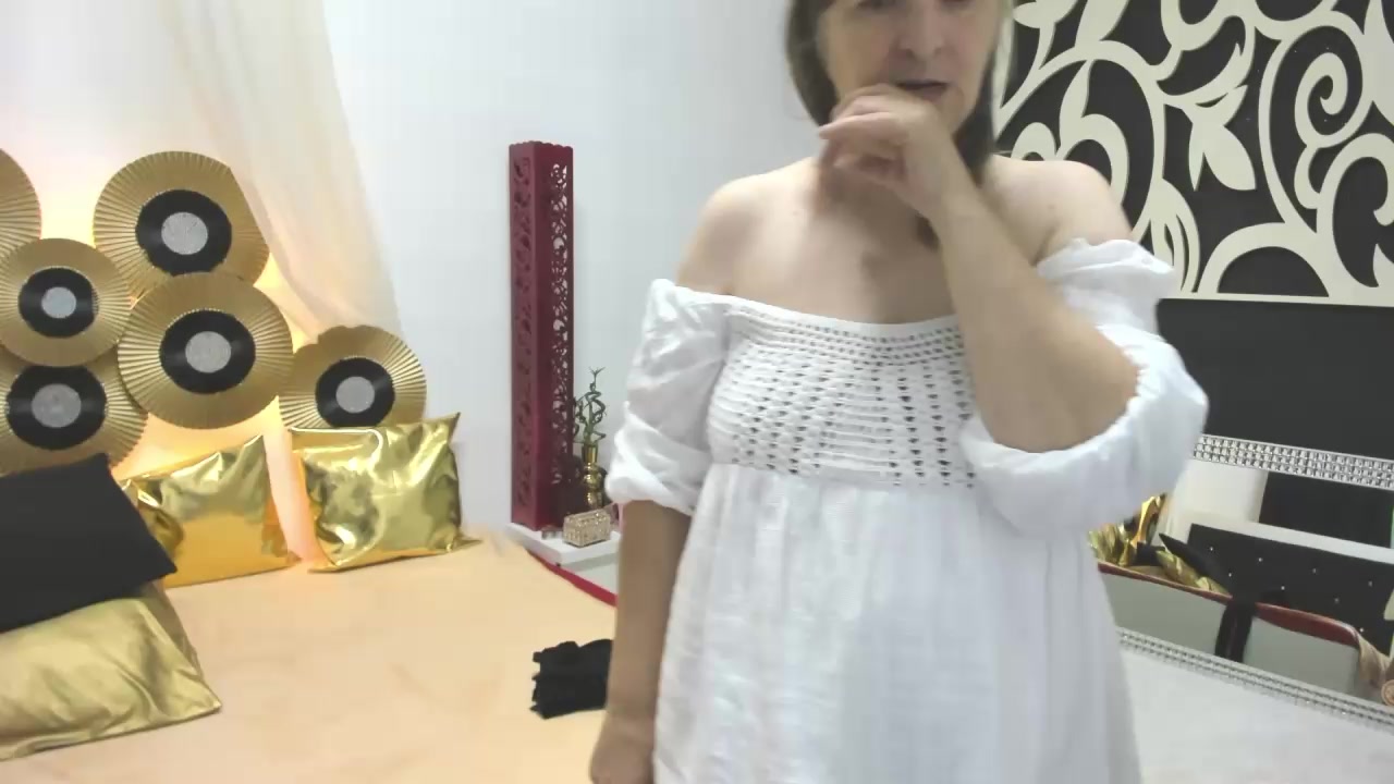 Lily__sun Live Cam Screenshot – 2025-08-17 22:14:23