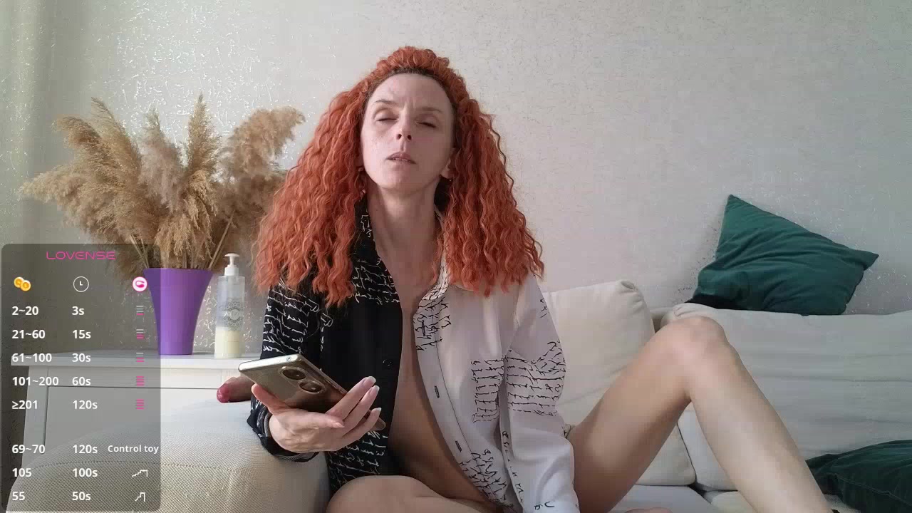 LittleAngel66 Live Cam Screenshot – 2025-08-28 15:04:20