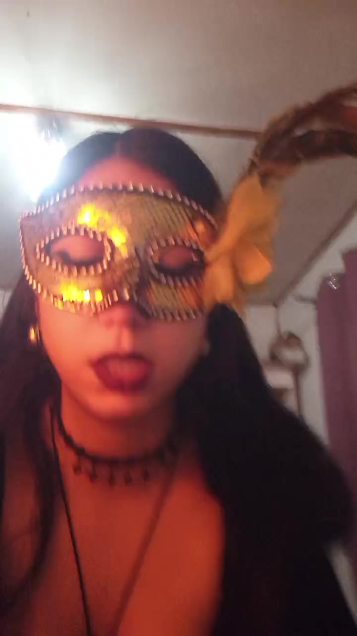 LittleBunny20 Live Cam Screenshot – 2025-08-15 03:02:24