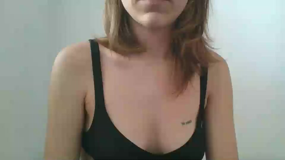 LittleKitty22 Live Cam Screenshot – 2025-10-22 14:26:15