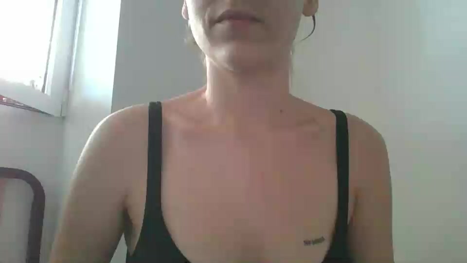 LittleKitty22 Live Cam Screenshot – 2025-10-22 15:32:21