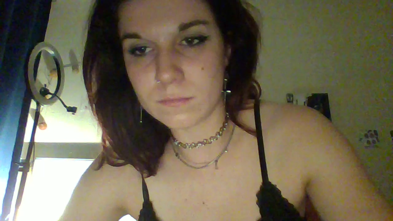 Lolabtrs Live Cam Screenshot – 2025-08-05 00:51:10