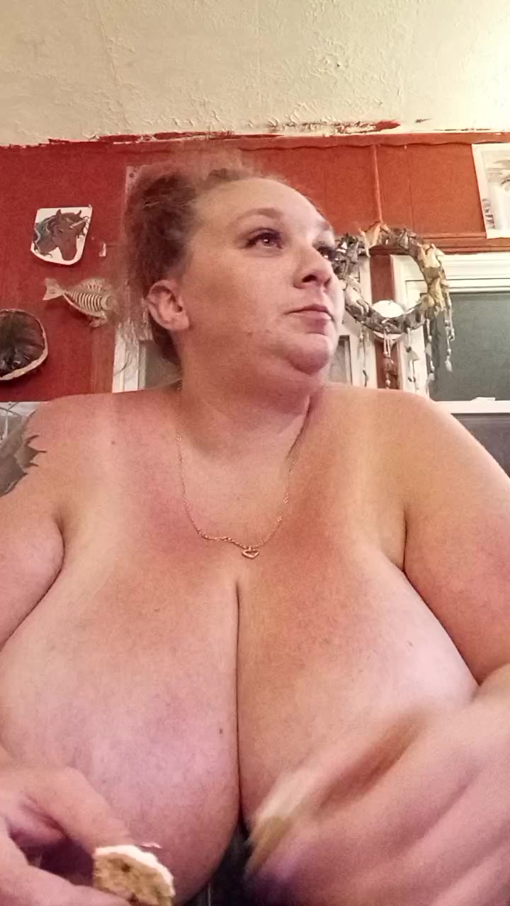 LoneBBW420 Live Cam Screenshot – 2025-08-06 02:37:23