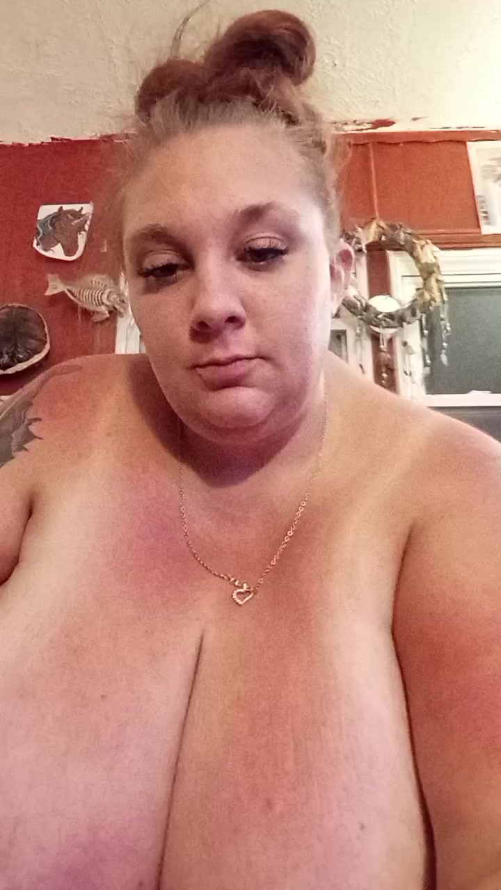 LoneBBW420 Live Cam Screenshot – 2025-08-06 02:57:28