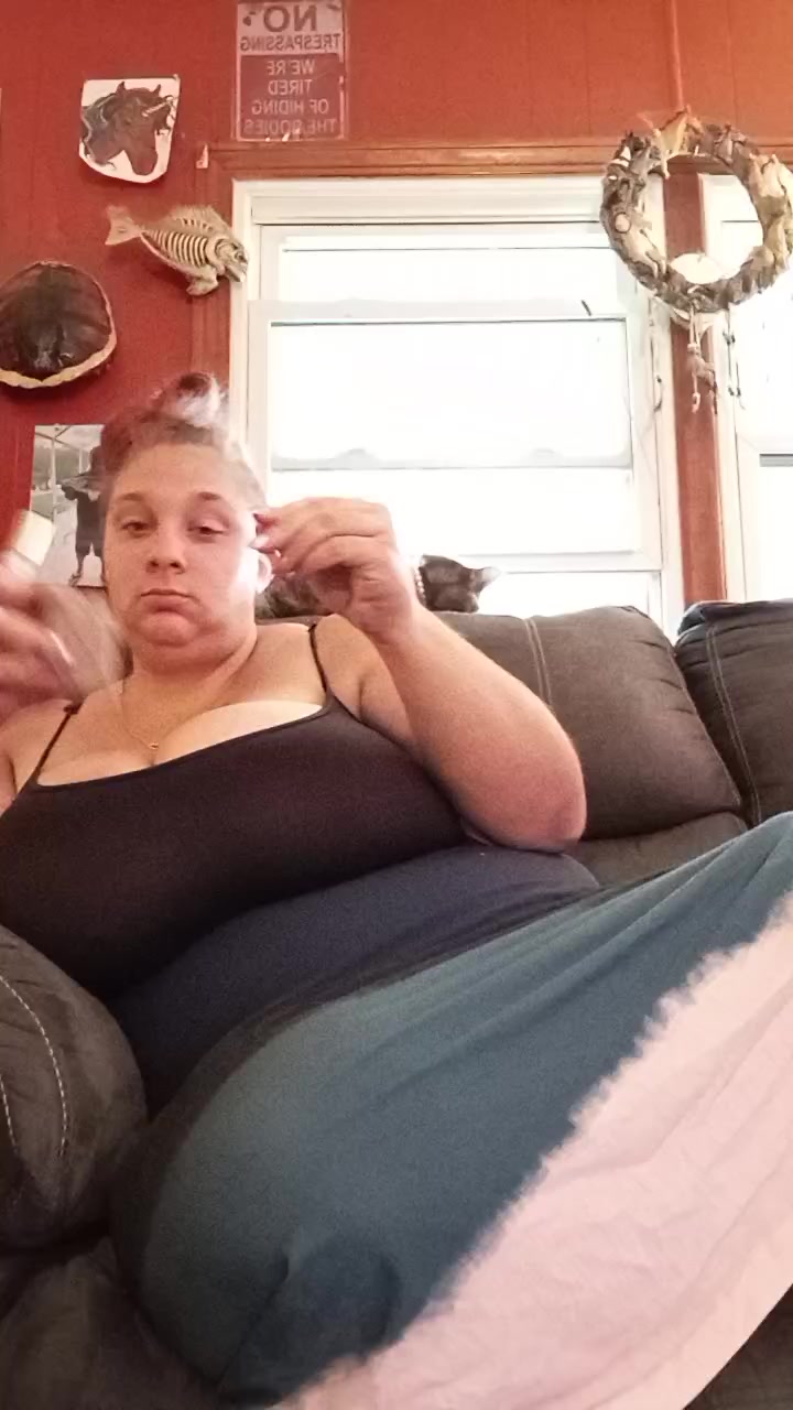 LoneBBW420 Live Cam Screenshot – 2025-08-06 14:29:51