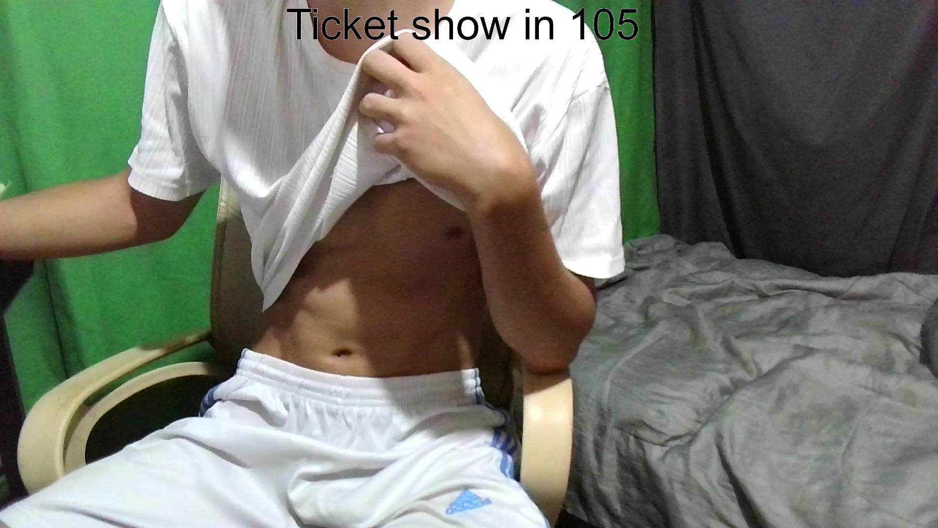 LovelyOwner Live Cam Screenshot – 2025-08-14 01:13:06
