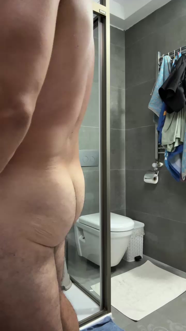 Loverboyy023 Live Cam Screenshot – 2025-08-20 14:21:45