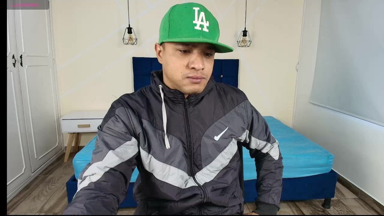 LuisMiller1 Live Cam Screenshot – 2025-08-17 12:14:19