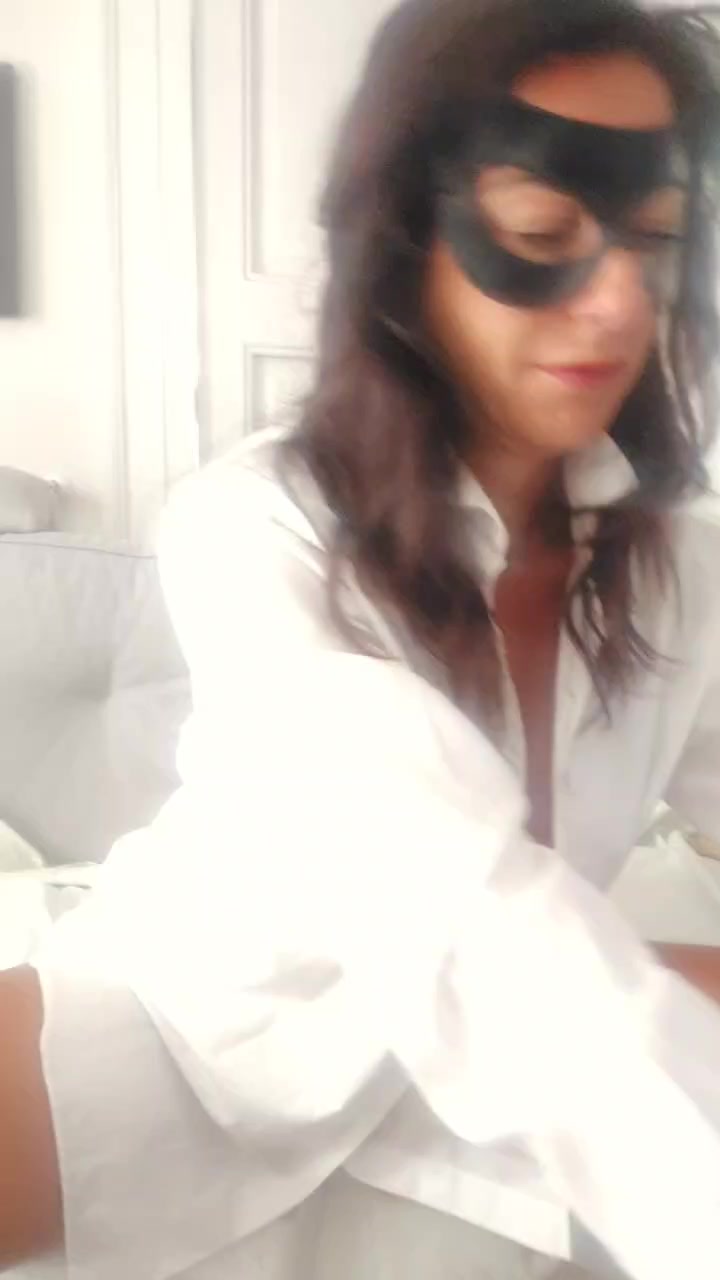 Lullina1 Live Cam Screenshot – 2025-08-16 10:30:49